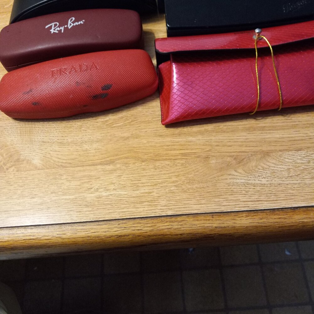 LOT 6 Sunglasses / Eyeglasses cases PRADA Ray-Ban A/X Cynthia Bailey Parcel mor